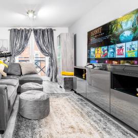Viesnīca Middle Meadow 2 bedroom Modern Apartment Sleeps 3 Contractors Families pilsētā Tiptona