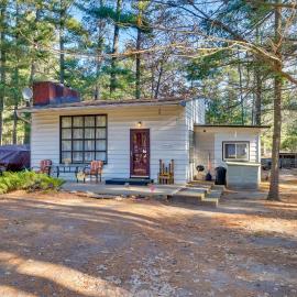 Wisconsin Cabin w/ ATV Trails, Near Lake Arbutus!, hotel a Hatfield