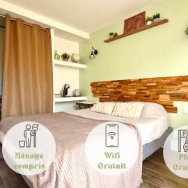 Luna Monkey, Chambre & Terrasse privée, Bourgoin Centre, hotel v mestu Bourgoin