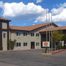 Quality Inn & Suites Grants - I-40, хотел в Грантс