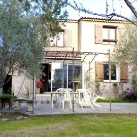 T5 house with Wifi - garden and terrace