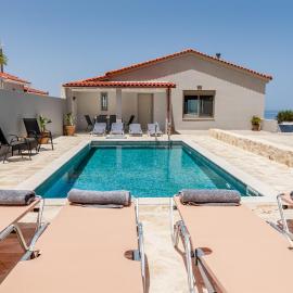Villa Chrisa Seaview in Piskopiano - Private Pool