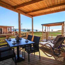 Holiday Mobile Homes Park Riviera, отель в городе Новиград