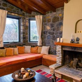 Τείχιο Mariandas House - Tihio - Πέτρινη κατοικία, hotell i Tíkhion