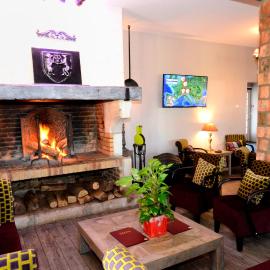 Logis Hôtel Les Nymphéas, hotel em Chaufour-lès-Bonnières