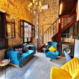 Batroun Old Town private duplex with garden, hotel di Batroun