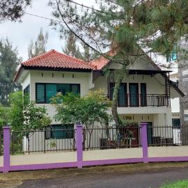 Villa 2Pinus, hotel v destinaci Batureo 1