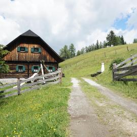 Wurzeggeralm, hôtel à Aich