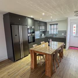 Lux House, Jennett's Park, hotel din Bracknell