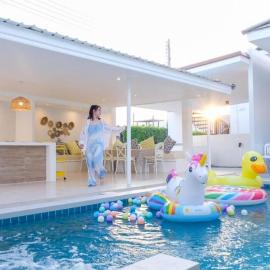 Fin Camping & Pool Villa, hotel in Ban Hup Kaphong