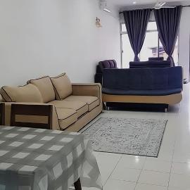 AMAN Homestay Senawang musliim only، فندق في سيناوانغ