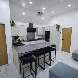 Cozy Charming Bungalow BRAND NEW, Hotel in Preston