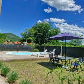Casa de los Cerros - Vaqueros, hotel din Vaqueros