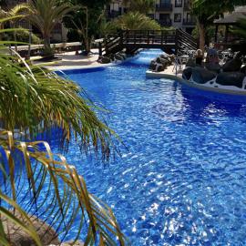Apartamento con piscina junto al mar, hotel u gradu 'Arona'