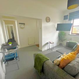 Hillside Retreat in Medway