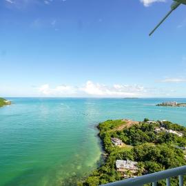 High Rise Beachfront condo With Panoramic Views, hôtel à Fajardo