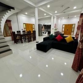 KBS Golden House, hotel in Point Pedro