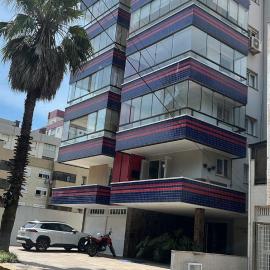 Espaçoso 1 d perto do mar com vaga, hotel in Capão da Canoa