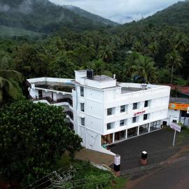 Sreeja Myst, hotel en Athirappilly