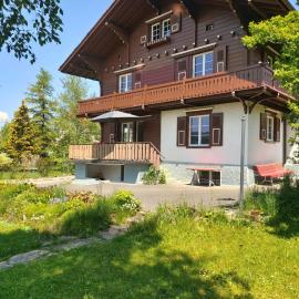 Chalet l'Ermitage، فندق في Tavannes