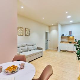 Apartamentos Delia by gaiarooms
