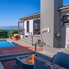 De Kelders Hideaway with Heated Pool & Games Room