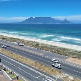 Beach Daze, hotel u gradu Bloubergstrand