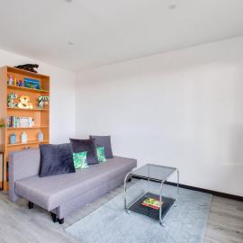Lovely 2 BR Flat with balcony near the city centre