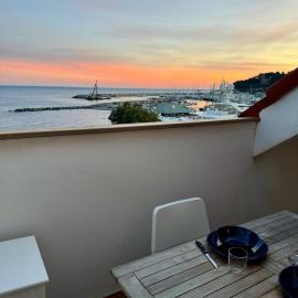 Appartamento sul mare con box auto