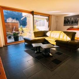 Swiss House with Mountain Views, hotel in Meiringen