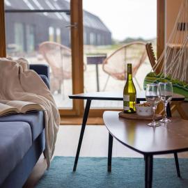 Modern Svencelė Cottage II-Friends and Family, Hotel in Svencelė