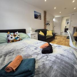 Your London Escape - Cosy Studio w fast Wi-Fi & free onstreet parking