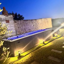 Superbe Loft Spa Jacuzzi Cinema, hotel din Néris-les-Bains