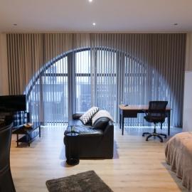 Spacious and Modern Studio Apartment Swansea City Centre, hotel in Swansea