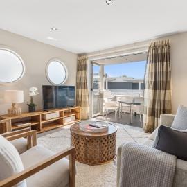 Paihia 2 Bedroom Apartment with Pool