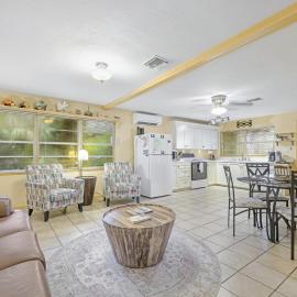 Creamsicle Cottage, hotel em Cedar Key