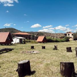 Camping Ali bosque, hotel a Sáchica