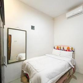 Oma Kost 3 Probolinggo Mitra RedDoorz, hotel a Probolinggo