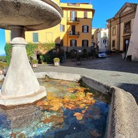 A casa di Giuseppe e Tiziana - Frascati centro storico 30 min di treno da Roma