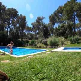 Nice house and pool by the golf course and close to the sea!, hotel a Pals