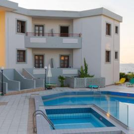 John Mary Apartments by Estia، فندق في غوفي