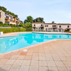 T2 avec piscine proche des Sablettes avec parking