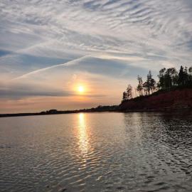 Waterfront Cottage beach access, hotel in Stratford