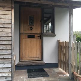 Beautiful country cottage، فندق في أبرجافني