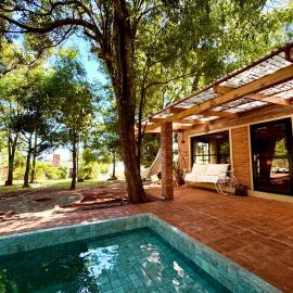 Casa Bambú - Brisas del Lago, hotel in Puerto Bossetti