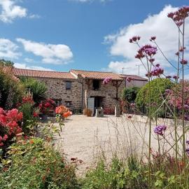 Gîte de charme avec vélos dans un village viticole proche Clisson et Puy du Fou - FR-1-306-818, hotel u gradu Monnières