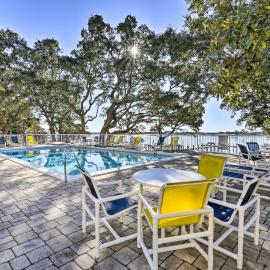 Waterfront Community w/ Perks: Mary Esther Condo, hotel in Mary Esther