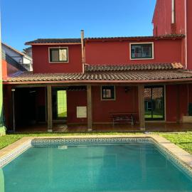 Casa Robleda, Piscina privada cubierta y Jacuzzi – hotel w mieście Vigo