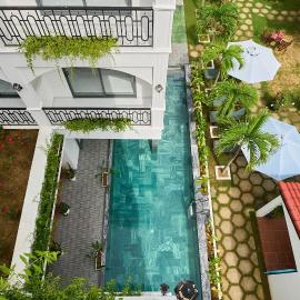 Hoi An Legend Charm Boutique Hoi An Hotel: Hội An şehrinde bir otel
