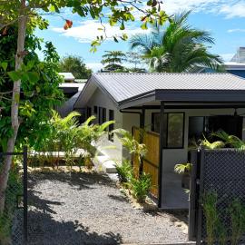 Private Tail House centre Uvita, hotel in Uvita